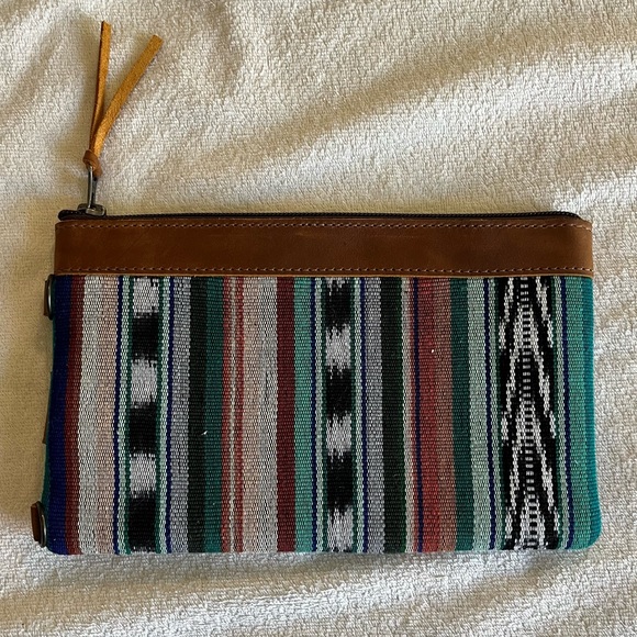 Nena & Co. Blue Lagoon Everything Clutch - Picture 3 of 5